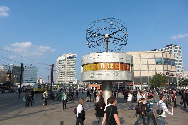 Weltzeituhr auf dem Alexanderplatz