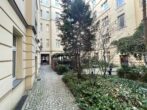 Ready-to-occupy apartment in old building in prime City West location near Ku'damm - Courtyard