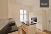 Splendid old building apartment with 4 balconies/loggias and elevator in Ku'damm top location - Kitchen