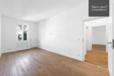 Freshly renovated 2 room flat with two balconies in Soldiner Kiez - Livingroom