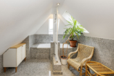 Impressive villa in an exclusive residential area - Bathroom in the attic