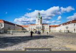 Solid investment with potential in top location in Berlin Charlottenburg - Surrounding