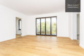 First-time-occupancy penthouse with roof terrace and lift in a quiet garden house - Living area